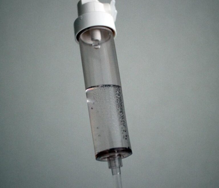 NAD+ IV Therapy Side Effects and Safety Explained